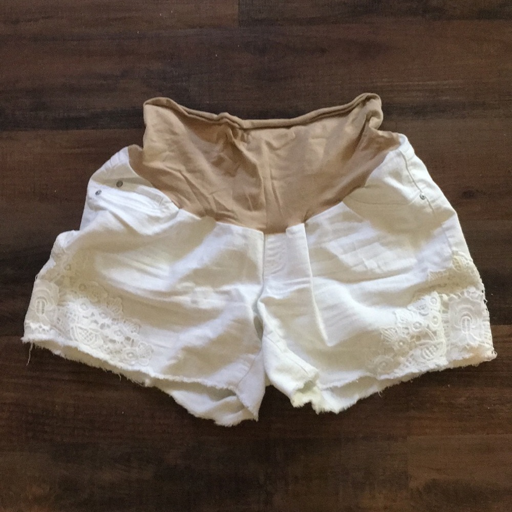 Where maternity shorts with embroidery